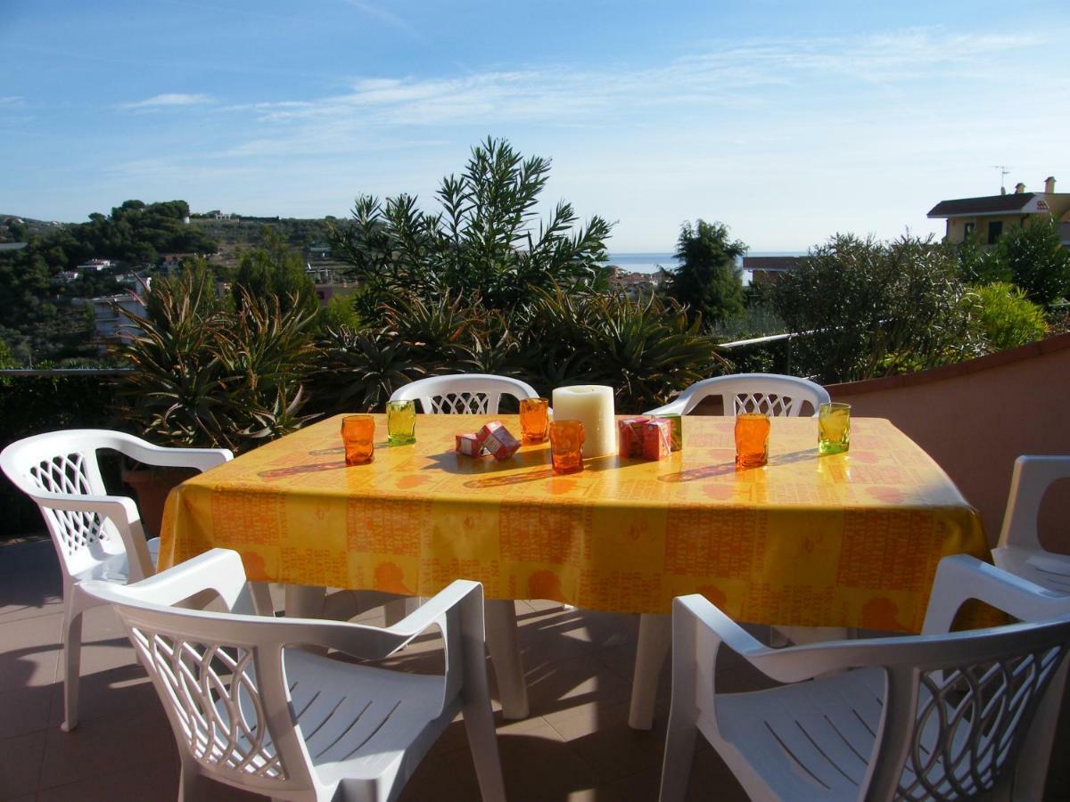 Casa di RINO Villa San Lorenzo al Mare Esterno foto